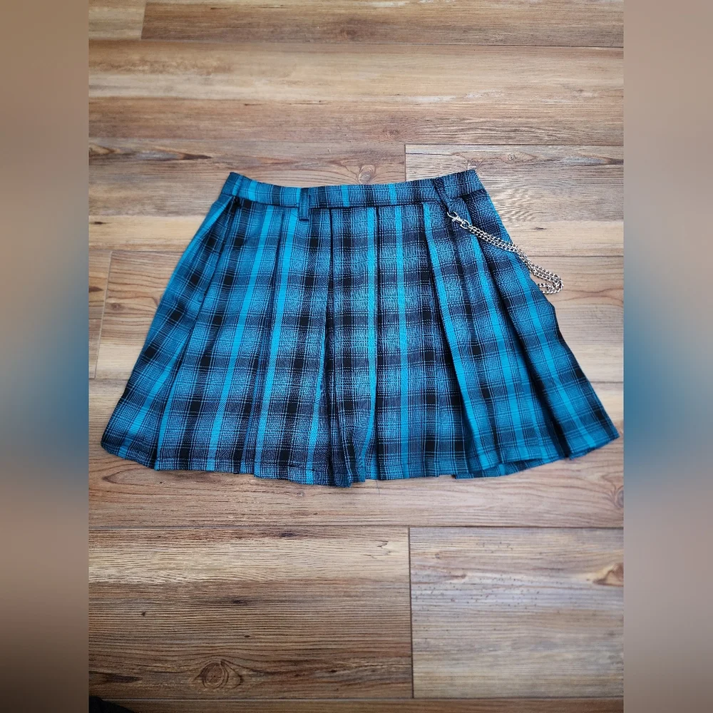 Hot Topic Mini Skirt Women's M Teal Plaid Pleated Chain